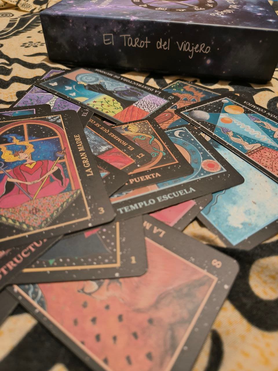 Empaquetado de El Tarot del Viajero
